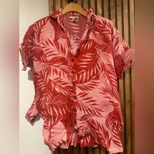 Cute Amuse Society Button up oversized Tropical aloha shirt